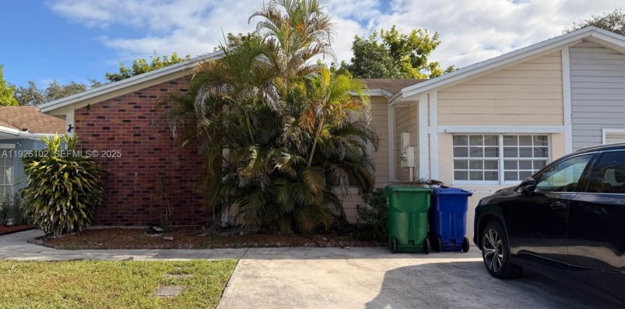 Casa en Miramar, Florida 2 dormitorios, 133.59 m2 № 1984669