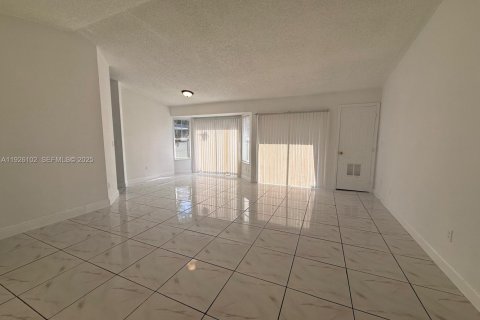 Casa en venta en Miramar, Florida, 2 dormitorios, 133.59 m2 № 1984669 - foto 18