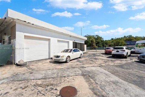 Immobilier commercial à vendre à Miami, Floride № 2081768 - photo 3