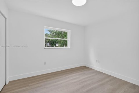 House in Pembroke Pines, Florida 4 bedrooms, 173.26 sq.m. № 1805936 - photo 25