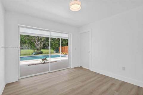 House in Pembroke Pines, Florida 4 bedrooms, 173.26 sq.m. № 1805936 - photo 13