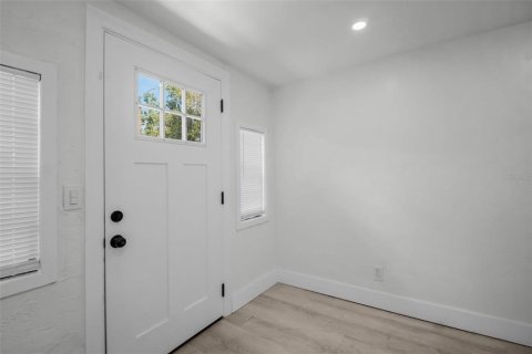 House in Saint Petersburg, Florida 3 bedrooms, 158.4 sq.m. № 2195727 - photo 21