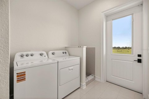 House in Morriston, Florida 4 bedrooms, 302.3 sq.m. № 1909744 - photo 25