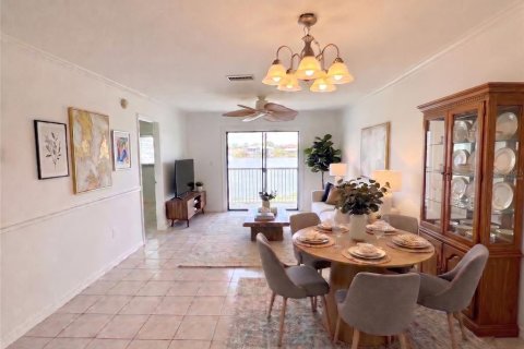 Condo in Punta Gorda, Florida, 2 bedrooms  № 2379258 - photo 5