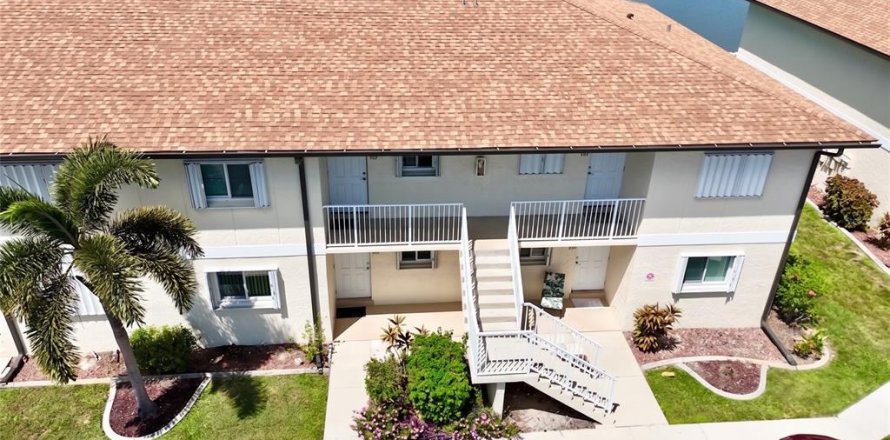 Condo in Punta Gorda, Florida, 2 bedrooms  № 2379258