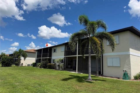 Condo in Punta Gorda, Florida, 2 bedrooms  № 2379258 - photo 12