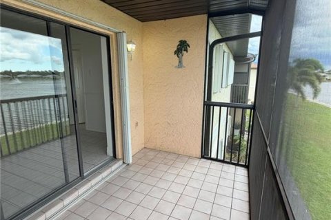 Condo in Punta Gorda, Florida, 2 bedrooms  № 2379258 - photo 19