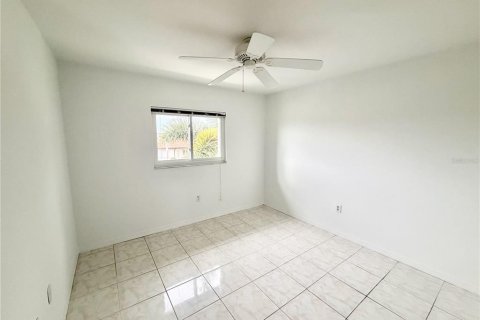 Condo in Punta Gorda, Florida, 2 bedrooms  № 2379258 - photo 13