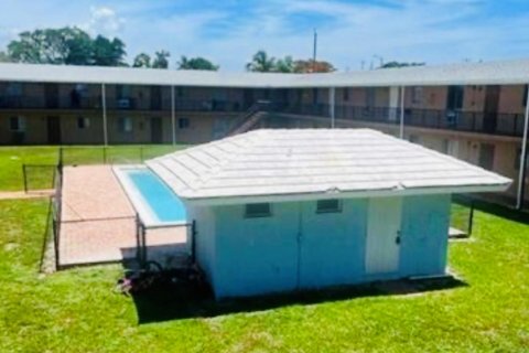 Condominio en venta en Lake Worth, Florida, 1 dormitorio, 57.6 m2 № 1074749 - foto 1