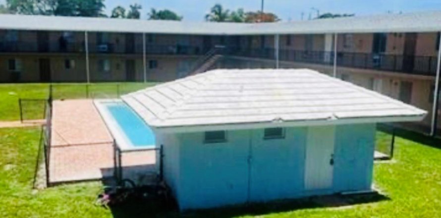 Condominio en Lake Worth, Florida, 1 dormitorio № 1074749