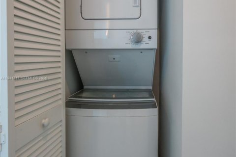 Снять в аренду квартиру в Майами-Бич, Флорида 1 спальня, 62.24м2, № 1998776 - фото 16