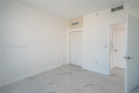 Снять в аренду квартиру в Майами-Бич, Флорида 1 спальня, 62.24м2, № 1998776 - фото 13