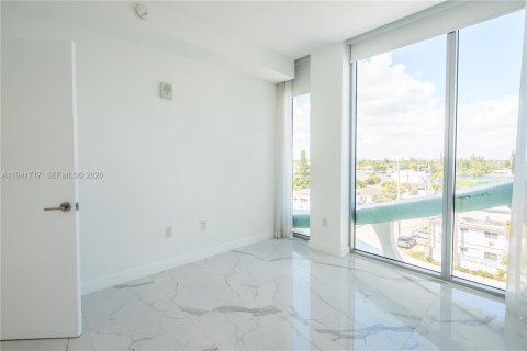 Снять в аренду квартиру в Майами-Бич, Флорида 1 спальня, 62.24м2, № 1998776 - фото 11