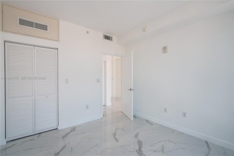 Снять в аренду квартиру в Майами-Бич, Флорида 1 спальня, 62.24м2, № 1998776 - фото 12