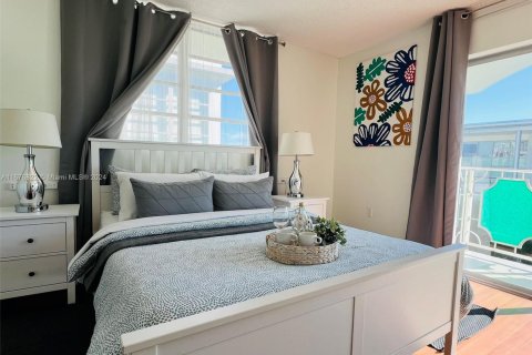 Condominio en venta en Miami Beach, Florida, 1 dormitorio, 62.43 m2 № 1859394 - foto 14