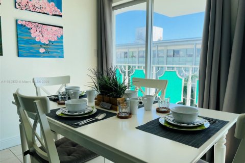 Condominio en venta en Miami Beach, Florida, 1 dormitorio, 62.43 m2 № 1859394 - foto 5