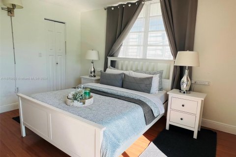 Condominio en venta en Miami Beach, Florida, 1 dormitorio, 62.43 m2 № 1859394 - foto 17