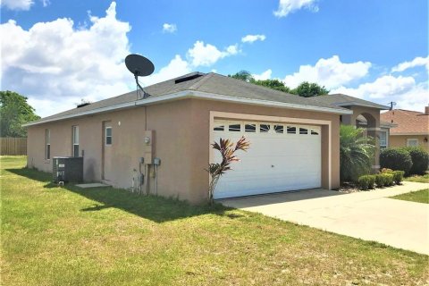 House in Kissimmee, Florida 3 bedrooms, 185.25 sq.m. № 2231808 - photo 13