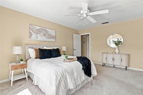 House in Tampa, Florida 3 bedrooms, 159.61 sq.m. № 2337329 - photo 21