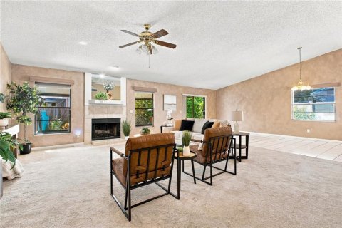 House in Tampa, Florida 3 bedrooms, 159.61 sq.m. № 2337329 - photo 3