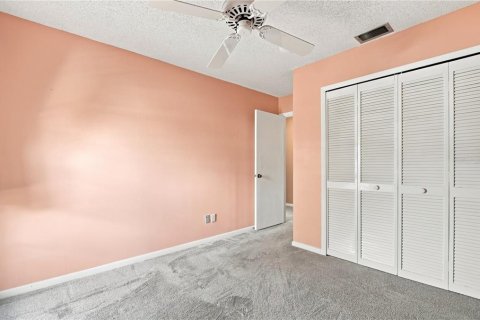 House in Tampa, Florida 3 bedrooms, 159.61 sq.m. № 2337329 - photo 27