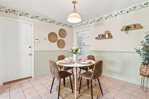 House in Tampa, Florida 3 bedrooms, 159.61 sq.m. № 2337329 - photo 11