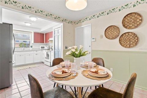 House in Tampa, Florida 3 bedrooms, 159.61 sq.m. № 2337329 - photo 12