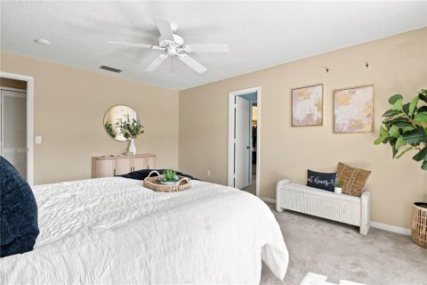 House in Tampa, Florida 3 bedrooms, 159.61 sq.m. № 2337329 - photo 22
