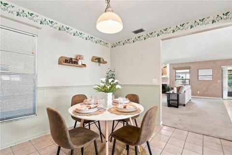 House in Tampa, Florida 3 bedrooms, 159.61 sq.m. № 2337329 - photo 14