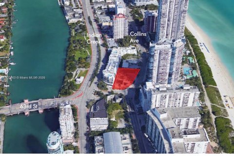 Villa ou maison à louer à Miami Beach, Floride: 2341.04 m2 № 1811687 - photo 2