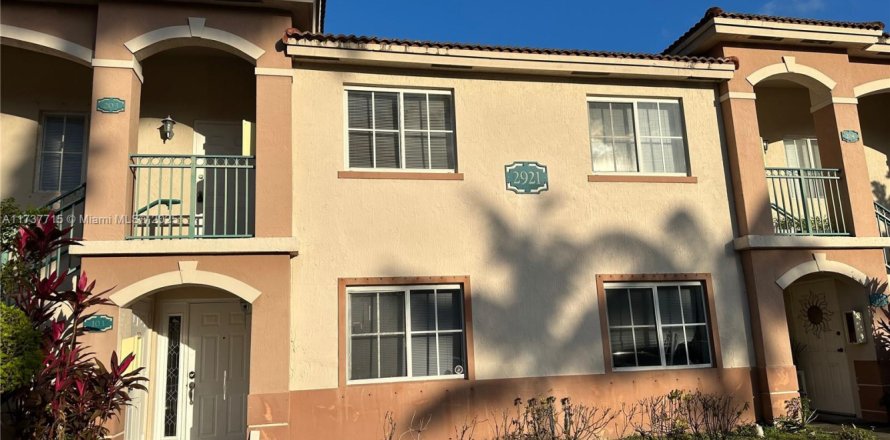 Condominio en Homestead, Florida, 2 dormitorios № 1864109
