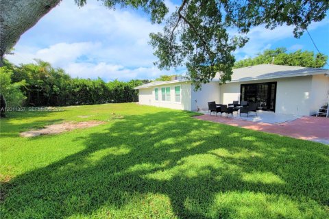 Casa en alquiler en North Palm Beach, Florida, 4 dormitorios, 176.61 m2 № 2074553 - foto 16