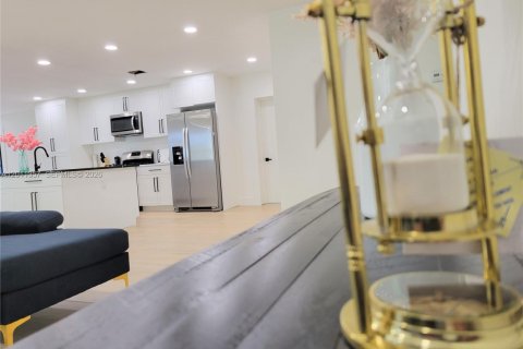 Casa en alquiler en North Palm Beach, Florida, 4 dormitorios, 176.61 m2 № 2074553 - foto 28