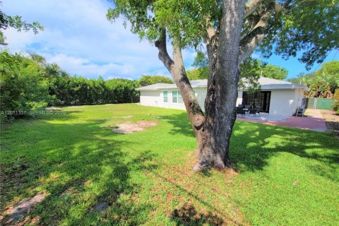 Casa en alquiler en North Palm Beach, Florida, 4 dormitorios, 176.61 m2 № 2074553 - foto 17