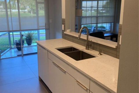 Купить таунхаус в Бока-Ратон, Флорида 3 спальни, 148.92м2, № 1971210 - фото 15