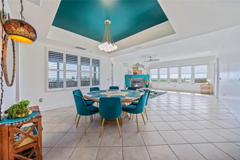 Condo in Englewood, Florida, 2 bedrooms  № 1765807 - photo 16