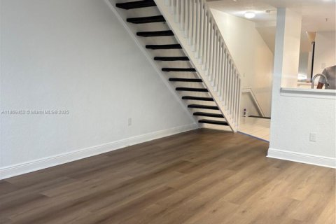 Townhouse in Sunrise, Florida 3 bedrooms, 119.38 sq.m. № 1896022 - photo 9