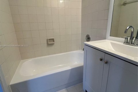 Townhouse in Sunrise, Florida 3 bedrooms, 119.38 sq.m. № 1896022 - photo 26