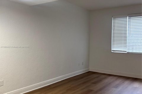 Townhouse in Sunrise, Florida 3 bedrooms, 119.38 sq.m. № 1896022 - photo 21
