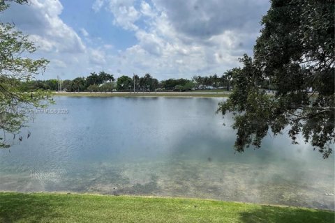 Townhouse in Sunrise, Florida 3 bedrooms, 119.38 sq.m. № 1896022 - photo 8