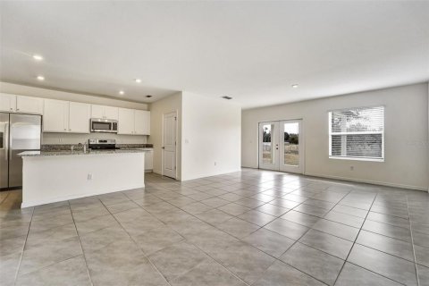 House in Zephyrhills, Florida 3 bedrooms, 137.22 sq.m. № 2209021 - photo 8