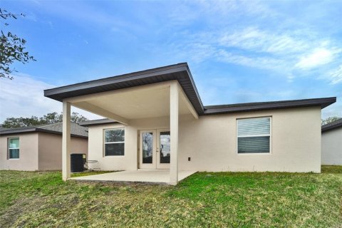 House in Zephyrhills, Florida 3 bedrooms, 137.22 sq.m. № 2209021 - photo 16