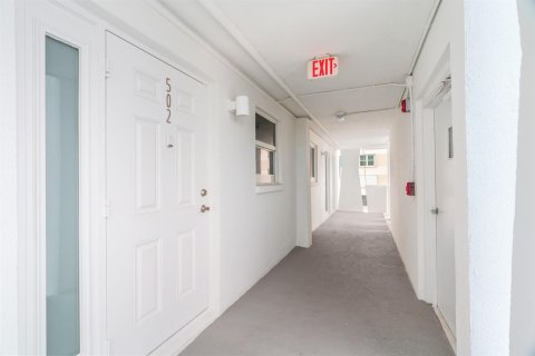 Copropriété à vendre à Pompano Beach, Floride: 2 chambres, 93.09 m2 № 2182345 - photo 6