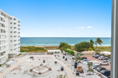 Copropriété à vendre à Pompano Beach, Floride: 2 chambres, 93.09 m2 № 2182345 - photo 26