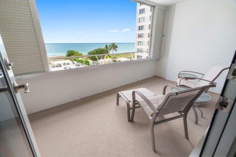 Copropriété à vendre à Pompano Beach, Floride: 2 chambres, 93.09 m2 № 2182345 - photo 23