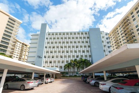 Condo à Pompano Beach, Floride, 2 chambres  № 2182345