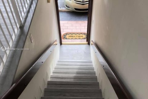 Снять в аренду таунхаус в Хайалиа, Флорида 2 спальни, 89.19м2, № 2059037 - фото 9