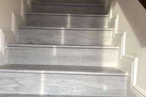 Снять в аренду таунхаус в Хайалиа, Флорида 2 спальни, 89.19м2, № 2059037 - фото 14