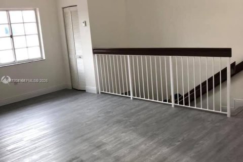 Снять в аренду таунхаус в Хайалиа, Флорида 2 спальни, 89.19м2, № 2059037 - фото 13