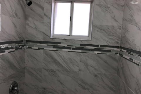 Снять в аренду таунхаус в Хайалиа, Флорида 2 спальни, 89.19м2, № 2059037 - фото 11